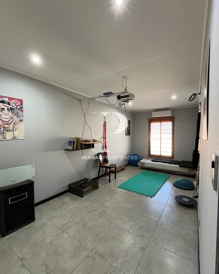 A CASA DE TUS SUEÑOS, EN VENTA Y CON LA POSIBIDAD DE PERMUTA!