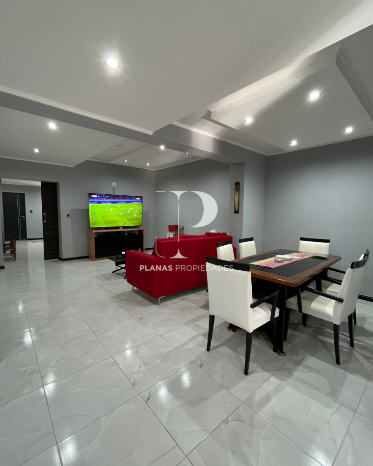 A CASA DE TUS SUEÑOS, EN VENTA Y CON LA POSIBIDAD DE PERMUTA!