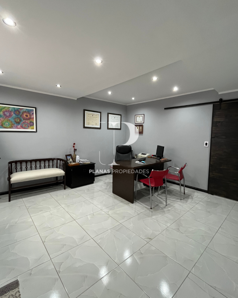 A CASA DE TUS SUEÑOS, EN VENTA Y CON LA POSIBIDAD DE PERMUTA!