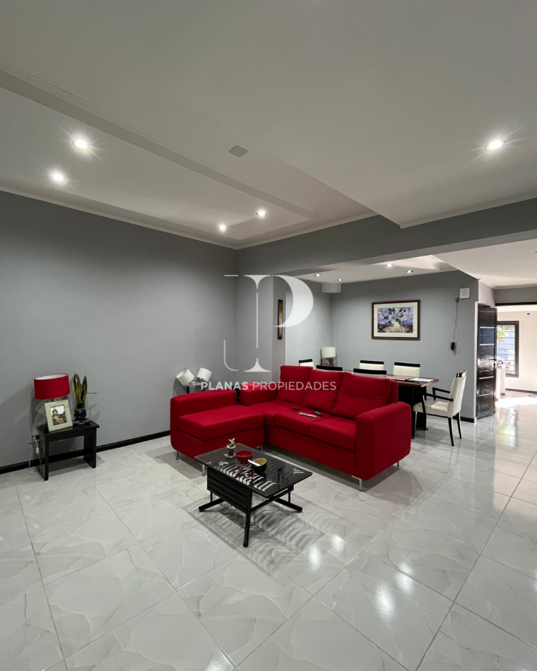 A CASA DE TUS SUEÑOS, EN VENTA Y CON LA POSIBIDAD DE PERMUTA!
