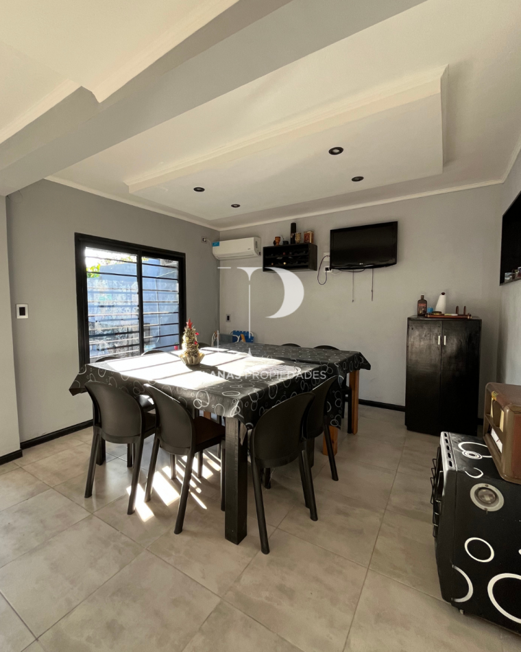 A CASA DE TUS SUEÑOS, EN VENTA Y CON LA POSIBIDAD DE PERMUTA!
