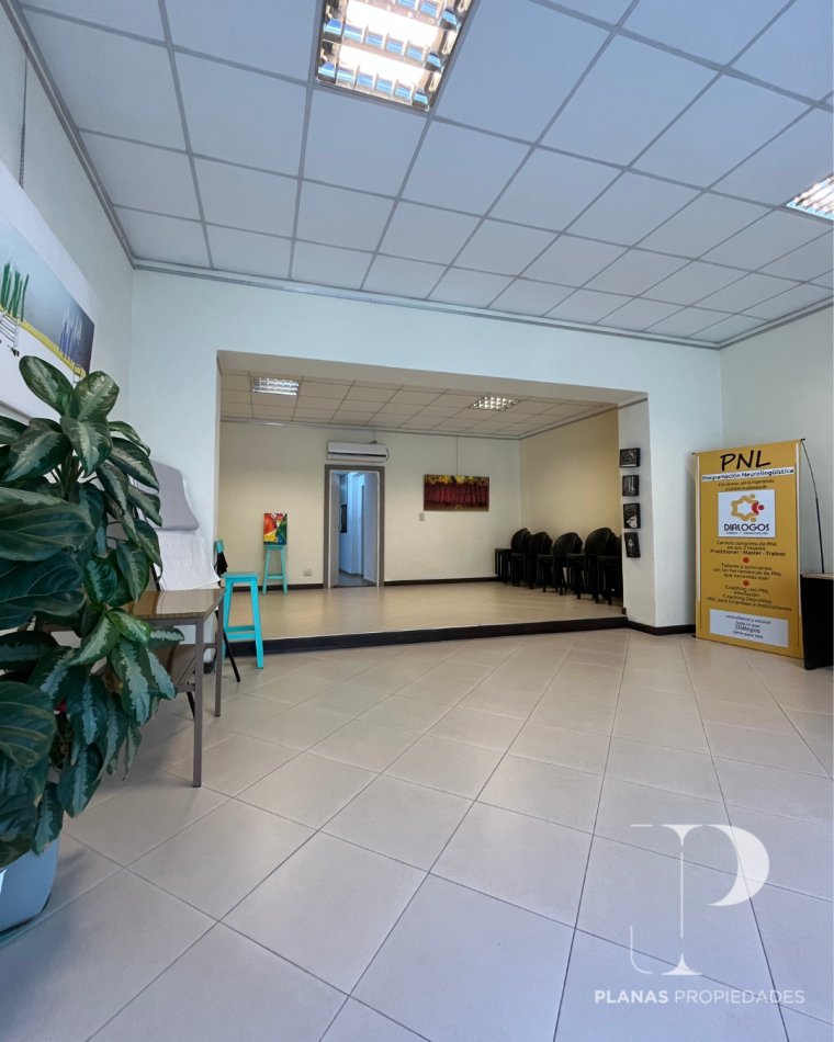 EN VENTA LOCAL COMERCIAL ZONA CENTRO