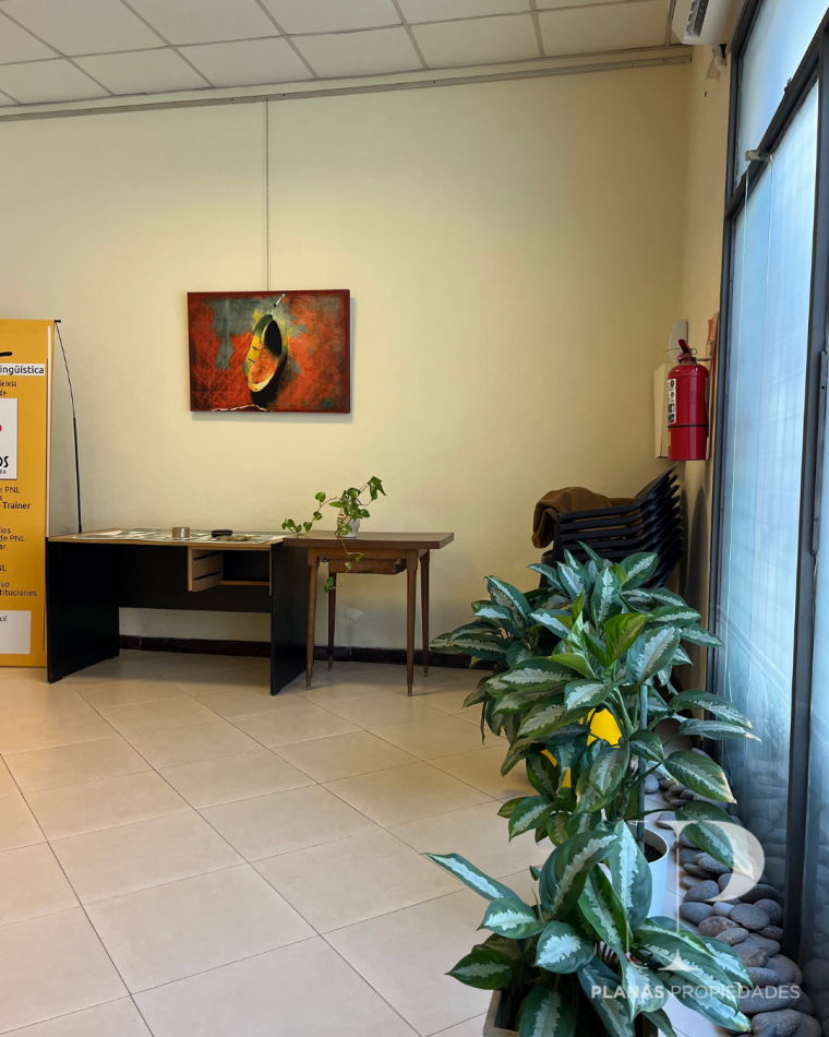 EN VENTA LOCAL COMERCIAL ZONA CENTRO