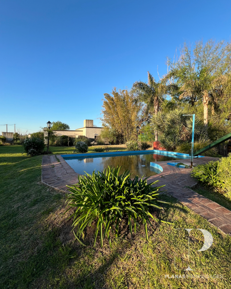 SE VENDE QUINTA EN SAUCE MONTRULL