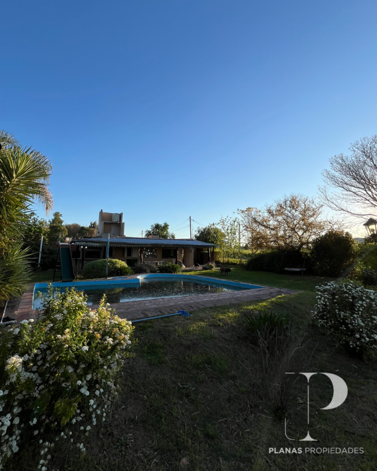 SE VENDE QUINTA EN SAUCE MONTRULL