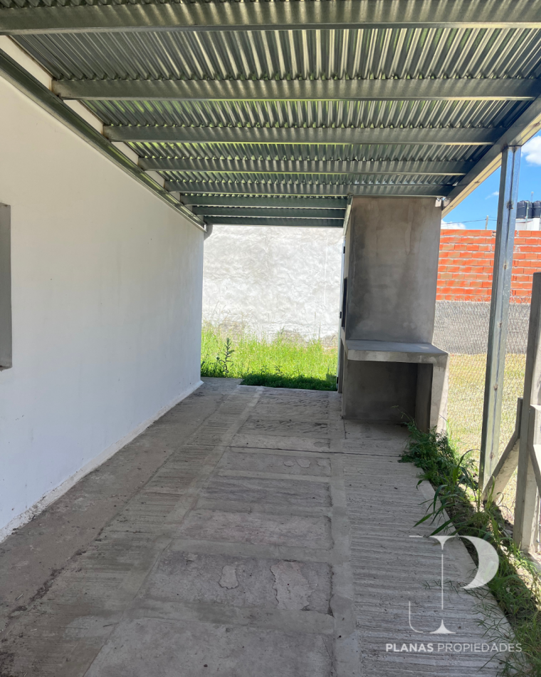 ALQUIER CASA 3 DORMITORIOS ZONA LA TOMA 3 DORMITORIOS