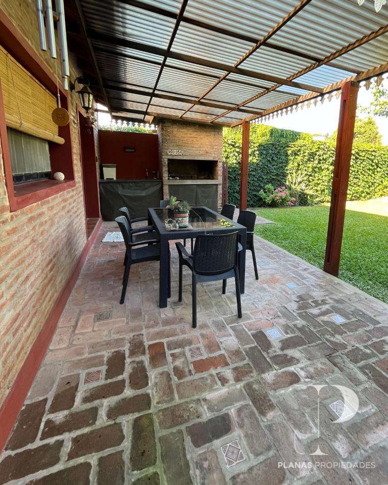 SE VENDE CASA 2 DORMITORIOS, ZONA TOMA NUEVA