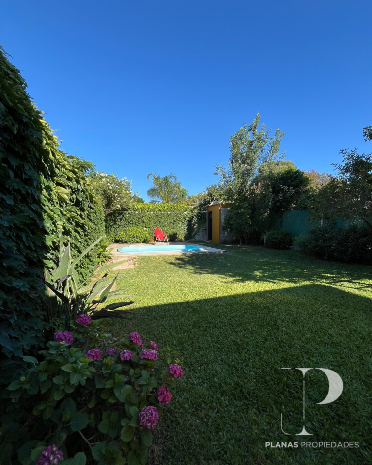 SE VENDE CASA 2 DORMITORIOS, ZONA TOMA NUEVA