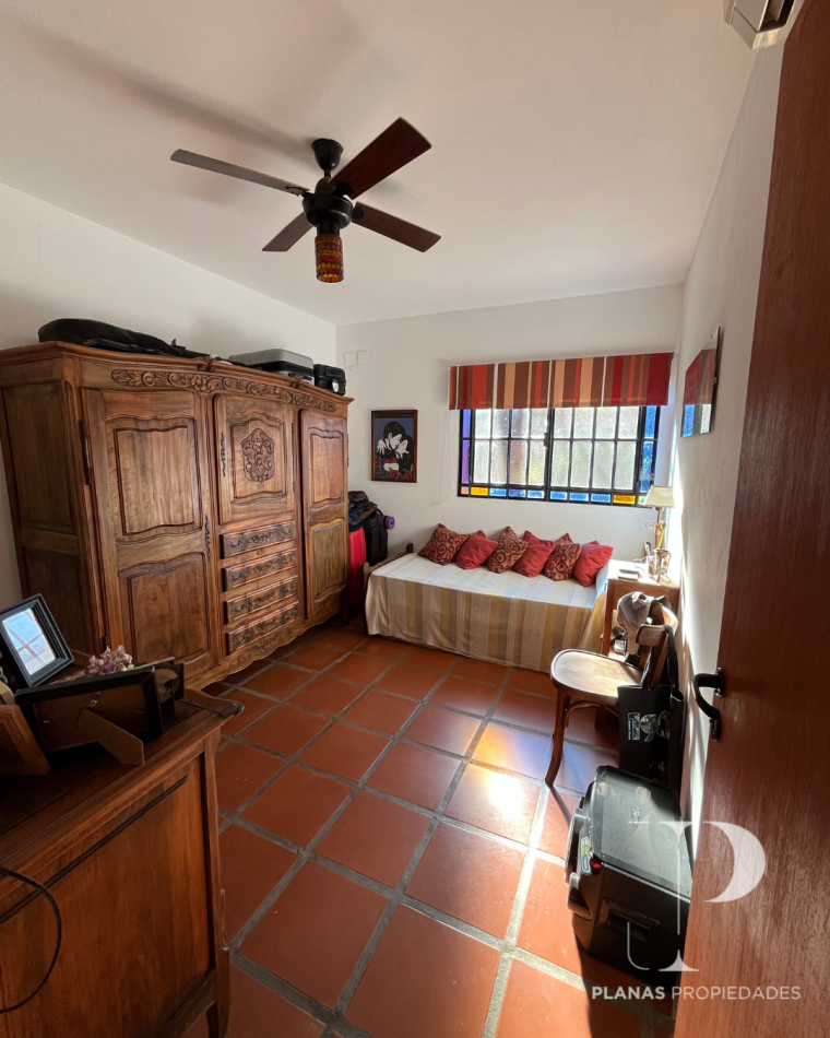 SE VENDE CASA 2 DORMITORIOS, ZONA TOMA NUEVA