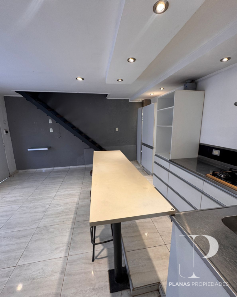 SE ALQUILA MODERNO DUPLEX EN ZONA ZANNI