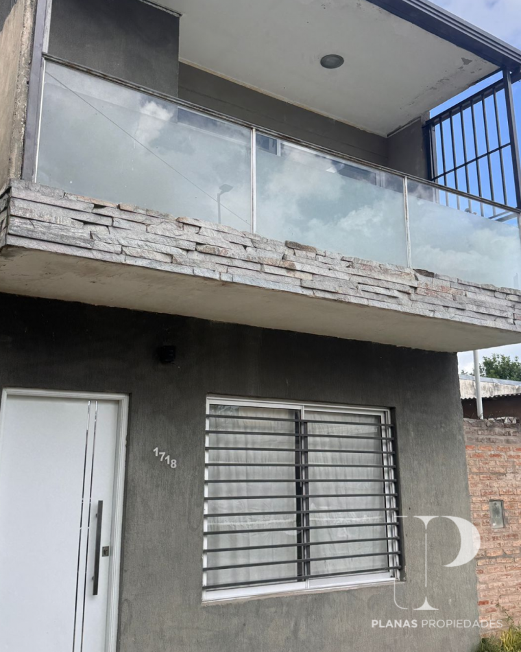 SE ALQUILA MODERNO DUPLEX EN ZONA ZANNI