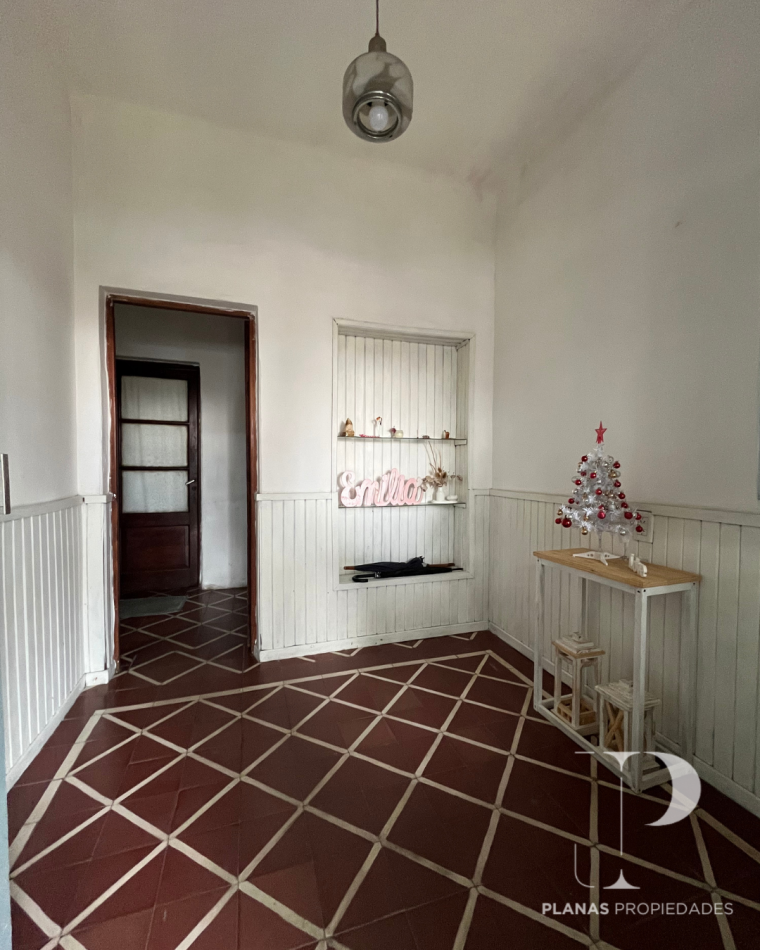 SE VENDE CASA - ZONA SANTA TERESITA