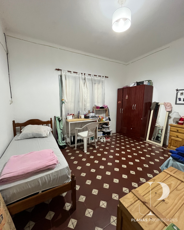 SE VENDE CASA - ZONA SANTA TERESITA