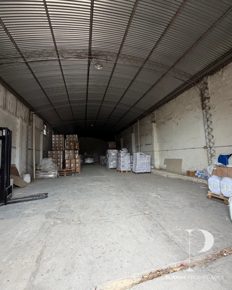 VENTA DOS GALPONES A METROS DE AVENIDA DE LAS AMERICAS