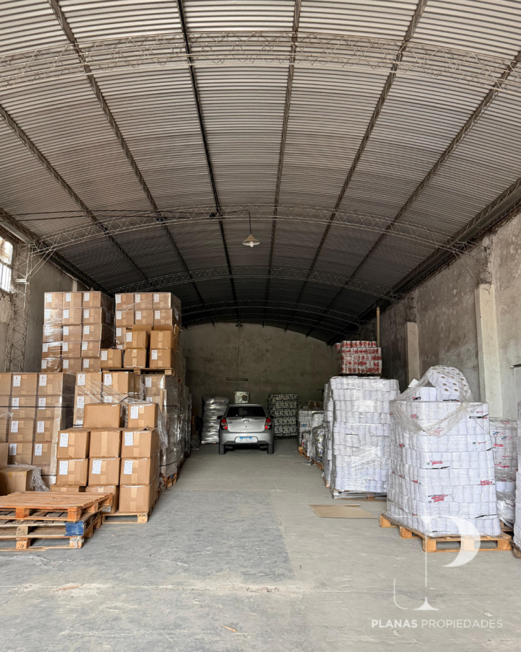  VENTA DOS GALPONES A METROS DE AVENIDA DE LAS AMERICAS