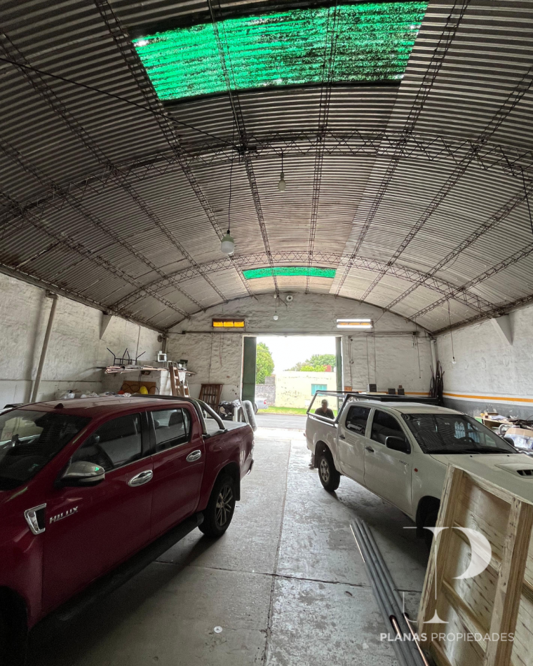  VENTA DOS GALPONES A METROS DE AVENIDA DE LAS AMERICAS