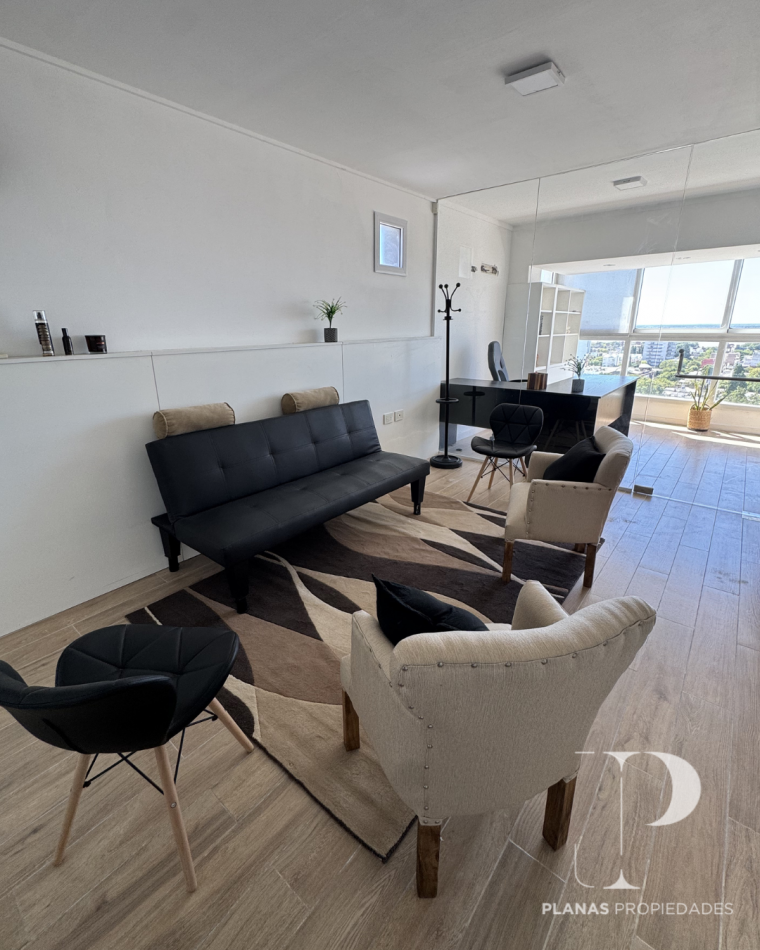 SE ALQUILA OFICINA SEMIPISO CON VISTA AL RIO ZONA CENTRO